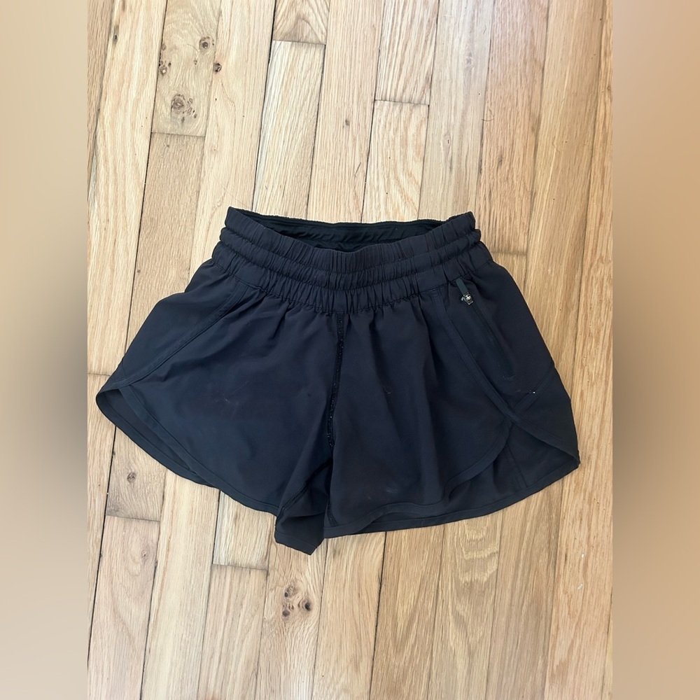 lululemon athletica Black- Tracker V *4” Short -Size 4